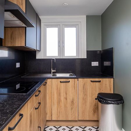 Spacious & Pristine 2Bd Flat - Balham Apartment Лондон Екстериор снимка